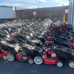 Lawnmowers different size different brand