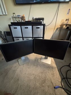 Desk Top Monitors (Dell)