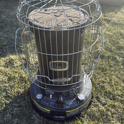 Kerosene Heater With 5 Gallons Of Kerosene