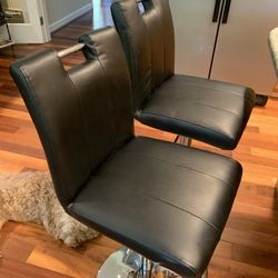 Black Bar Stools. 