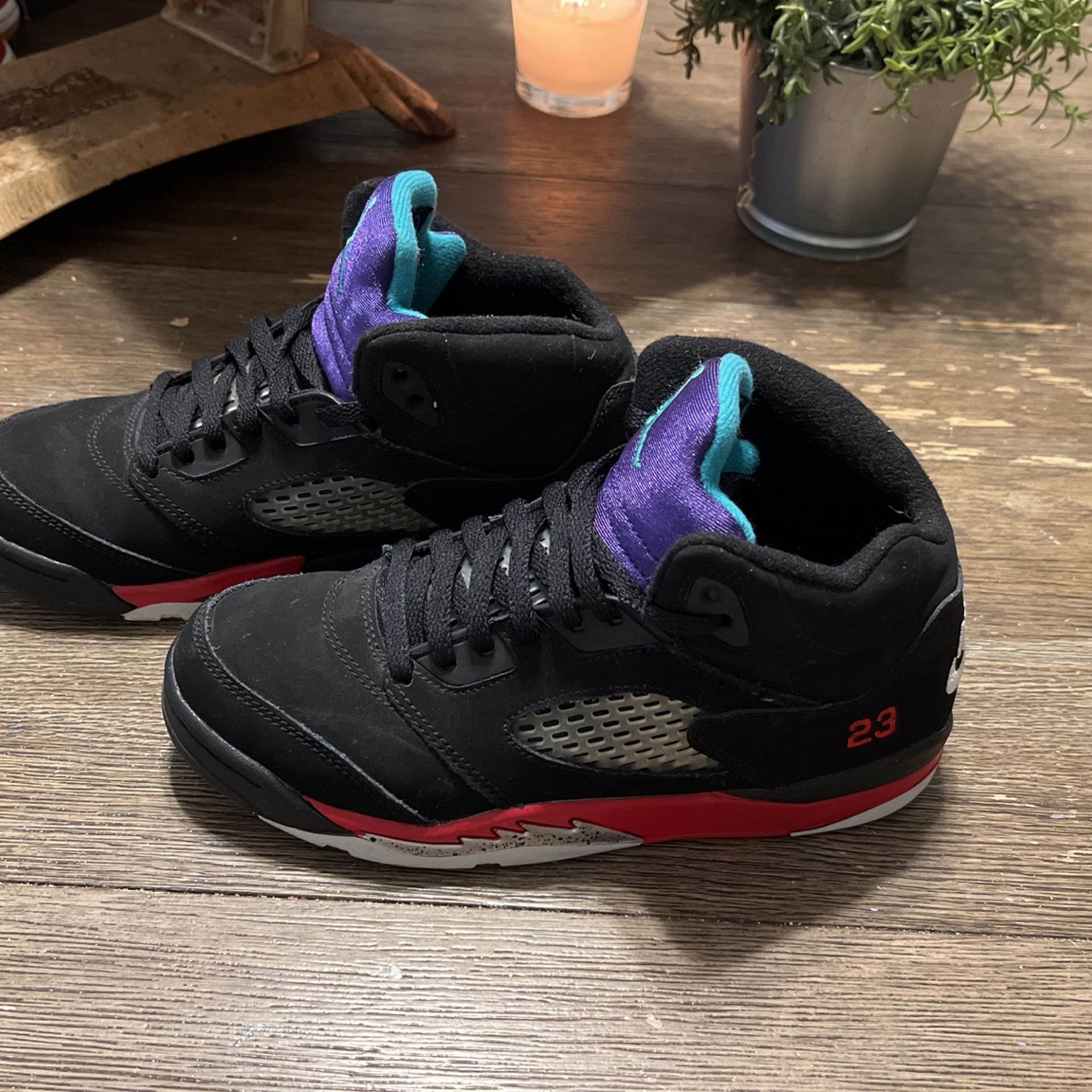 Jordan Retro Fire Red Metallic Grape 3y