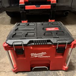 Packout With Wheels and Handle