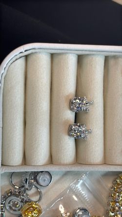 Earings