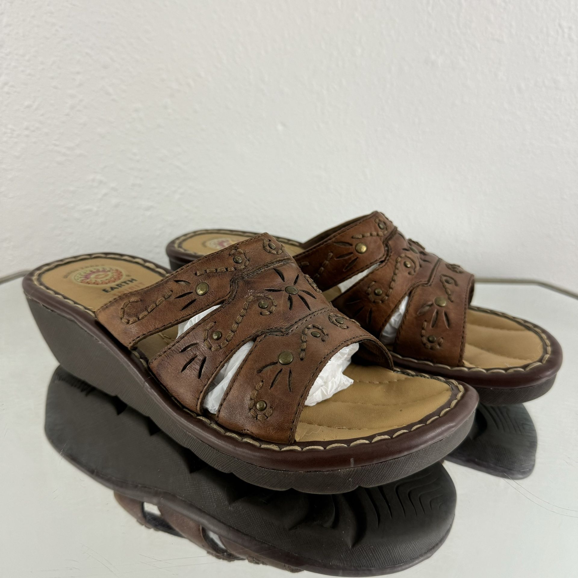 EARTH SPIRIT Light Brown Leather Boho Pine Stud Floral Stitch Platform Sandals