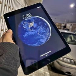 iPad Air 1, iCloud And Factory UNLOCKED,  Wi-Fi Internet Access.  Excellent Condition 