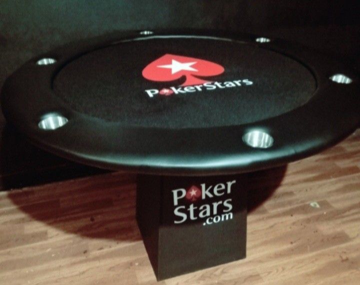 POKER TABLE