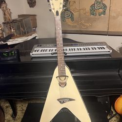 Dean VCO MS Flying V Acoustic Electric Rare White Guitar