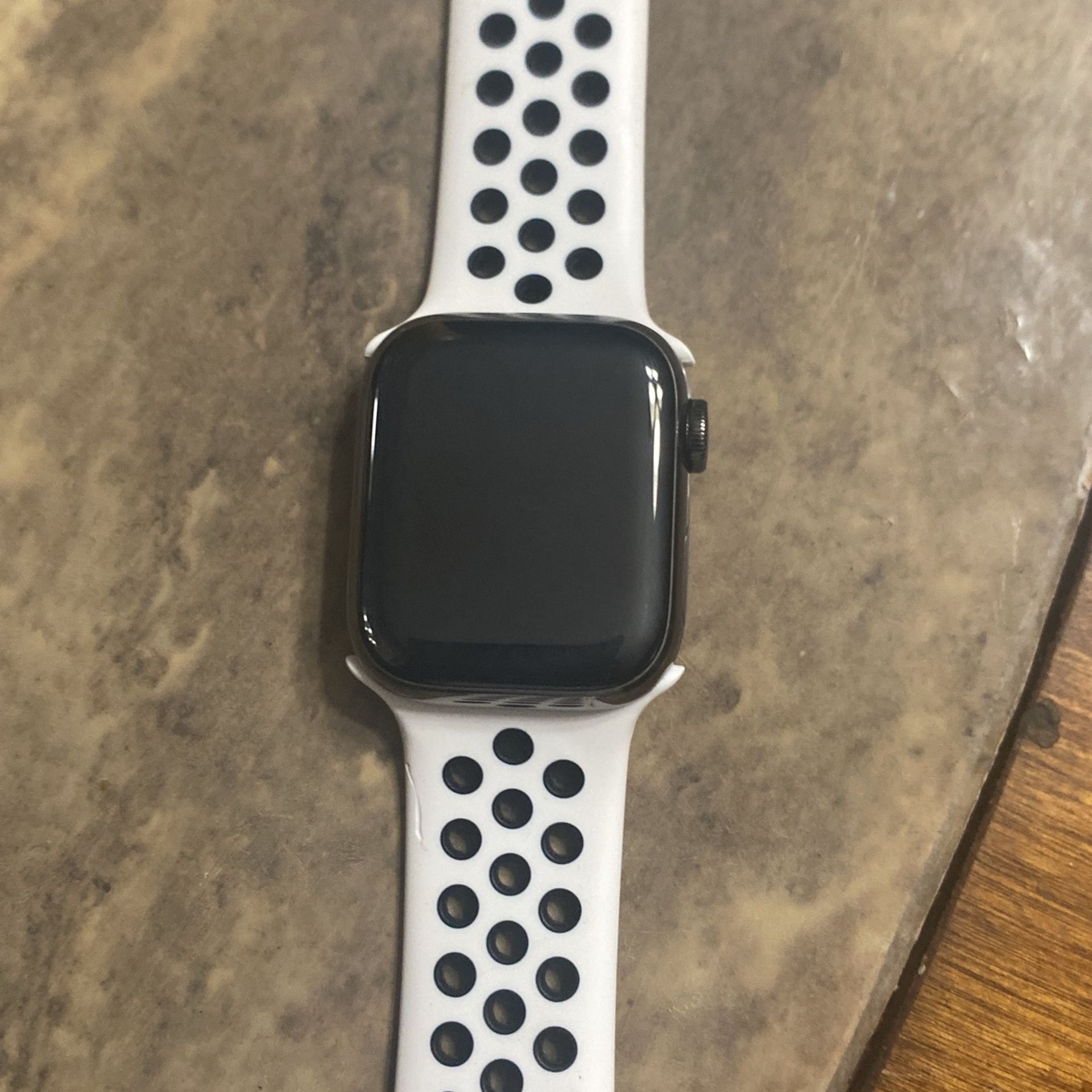 Apple Watch Series 8 41mm GPS + Cellular