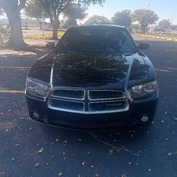 Dogce Charger Hemi 2013