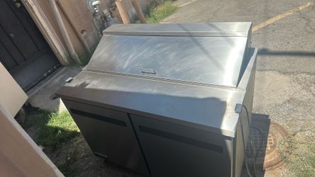 Restaurant cooler