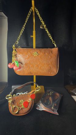 Crossbody and shoulder purse