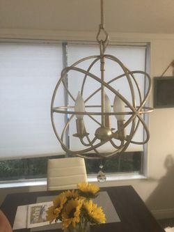 Lovely light fixture! Excellent condition