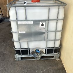 Industrial Container 275 Gallons 1/2L X39