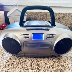 (NEW) Insignia Bluetooth / CD / Cassette / FM-AM Radio Multi-Function Stereo Portable Boombox +more