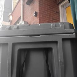 d.b.s. - dark grey 117 qt dry box with drain and bottle opener