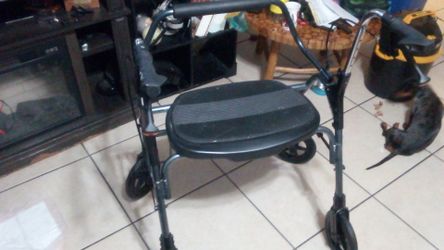 4wheel walkers with hand breaks