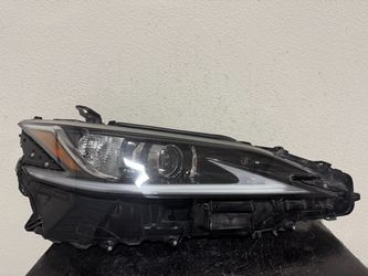 LEXUS ES RIGHT HEADLIGHT 2020