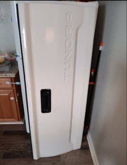 Toyota Tundra Tailgate