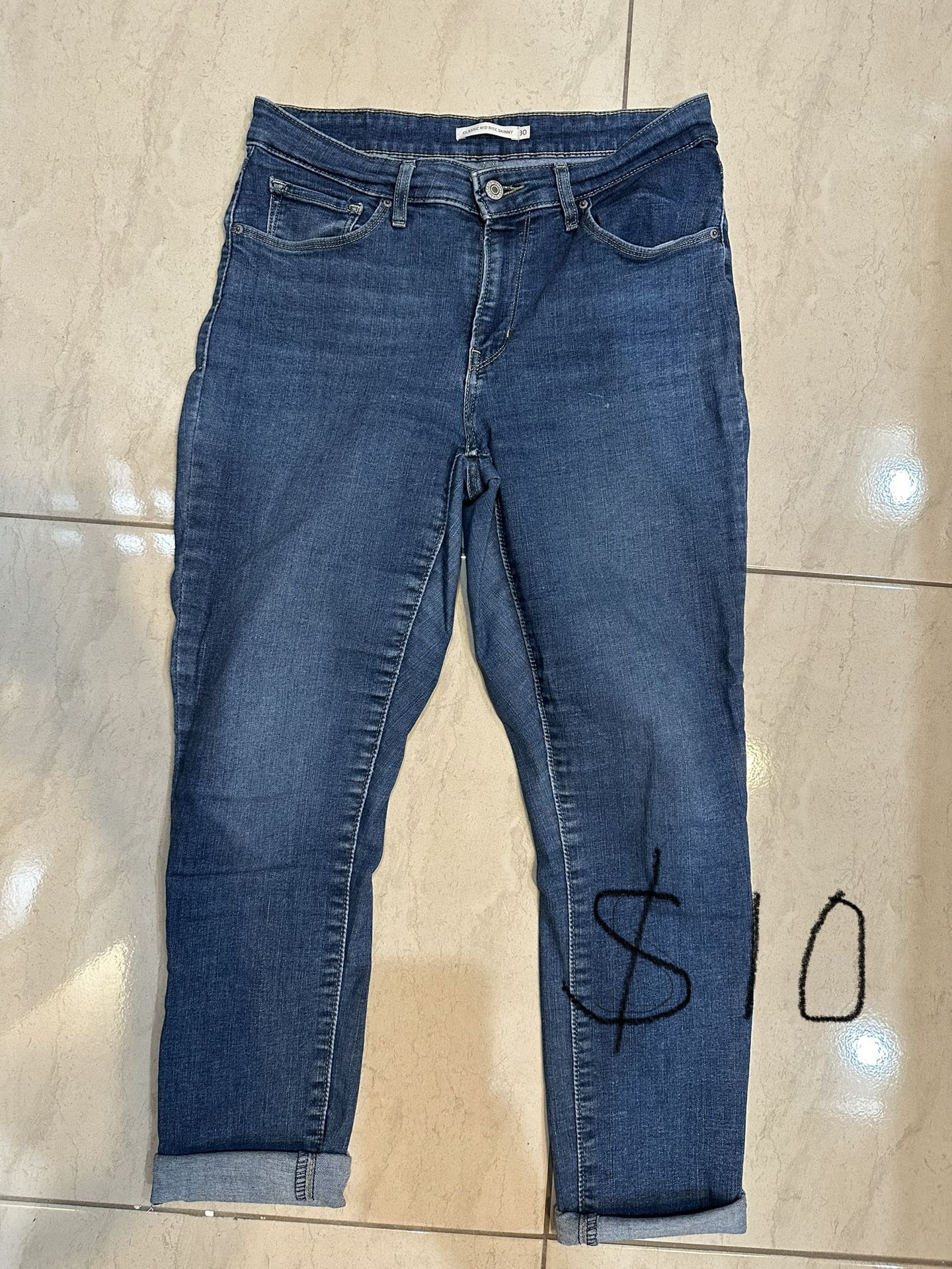 Levis