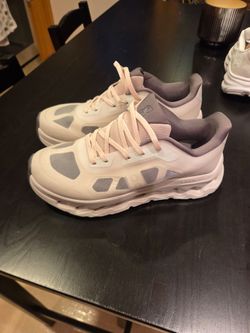 New - On Running Cloudtilt Remix Sneakers - Women's Size 8 (Silver/Ivory)