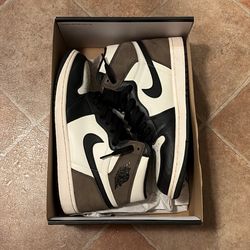Jordan 1 mocha high size 10.5 used og box