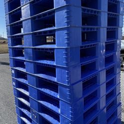 Heavy Duty Plastic Pallets For Sale $15 Each 