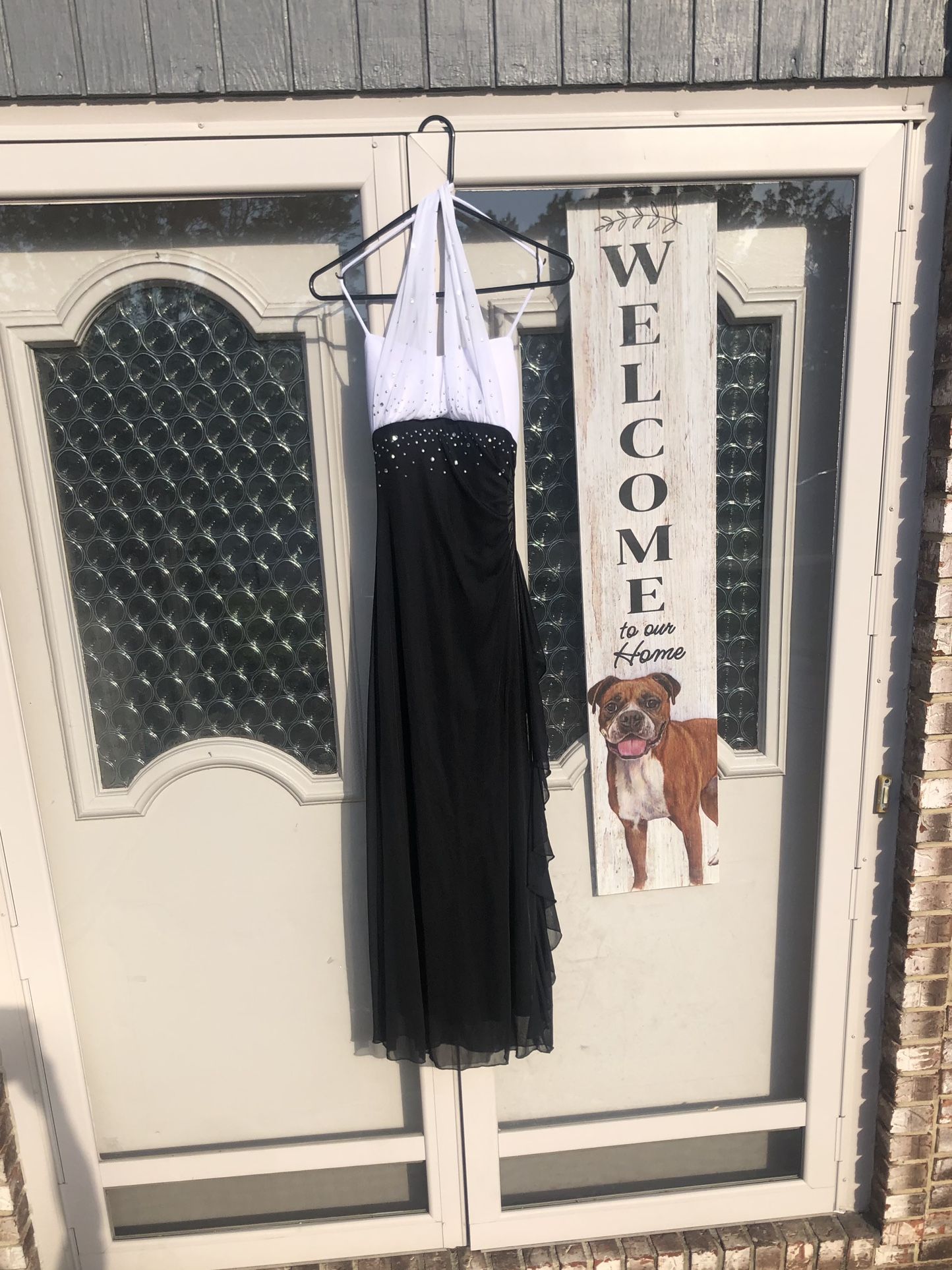 Dreamy Black-and-White Floor-Length Evening Dress (Small/5-7)