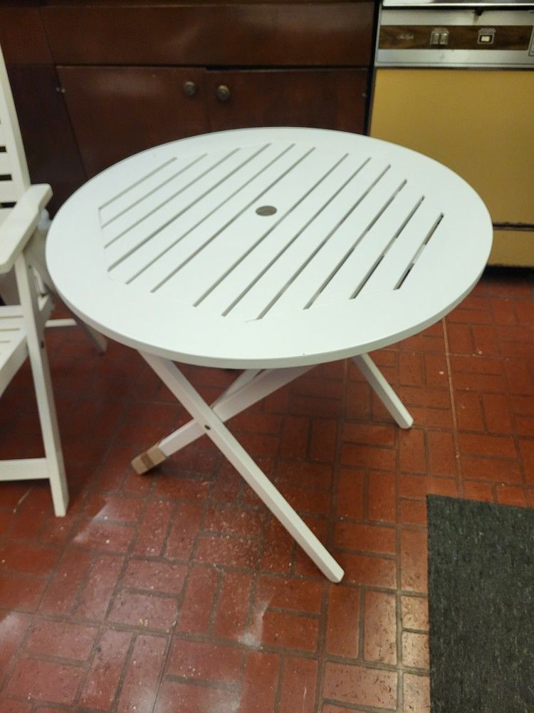Yard Table And Four Chairs