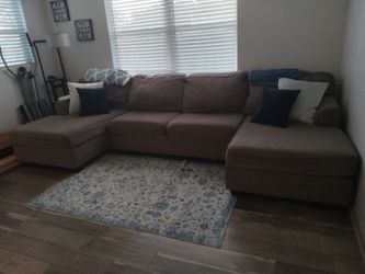Double chase sectional