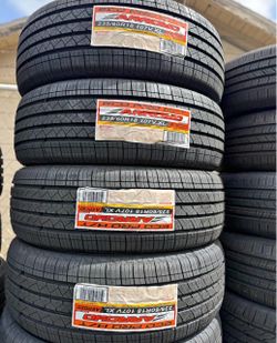 235/60/18 Arroyo Set de NUEVS con 50,000 millas de garantía