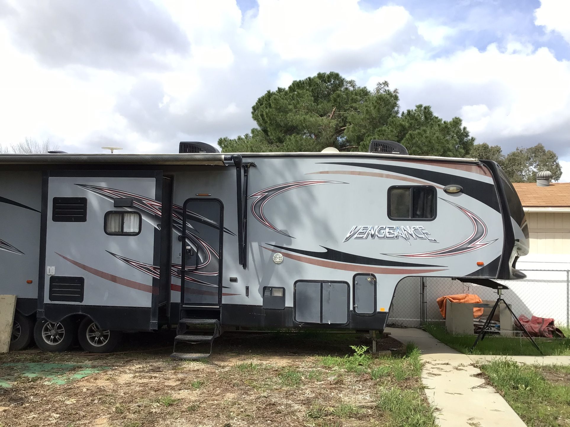 2016 Toy Hauler Rv Forest River Vengeance 320A