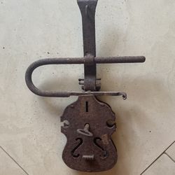 Antique Fiddle Cast Iron Violin Gate Lock