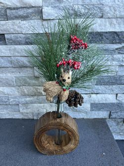 Christmas Wood Vase With Reindeer & Pine Tree Ornament