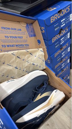 Brooks size 8.5