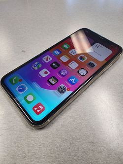 📱 iPhone 11 – White – 98% Battery – Unlocked – With Extras