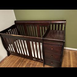 Baby Crib With Changing Table And Storage