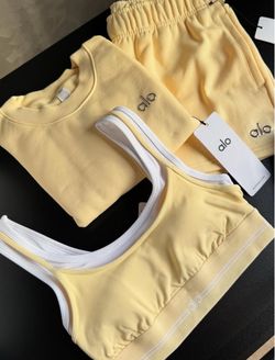 Alo Yoga 3-Piece Set Sweatshirt Shorts Sports Bra