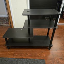 Shelves with 4 tiers