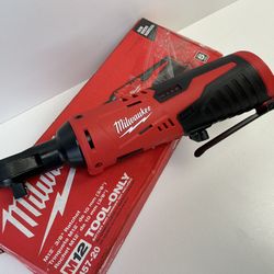Milwaukee M12 12V Lithium-Ion Cordless 3/8 in. Ratchet (Tool-Only)