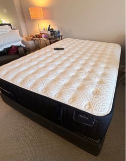 Full sized adjustable bed. Like new