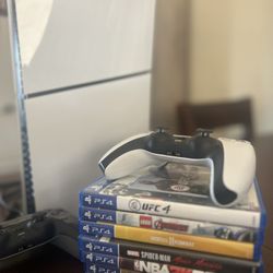  Ps5, 2 Controllers, PS4 Games 