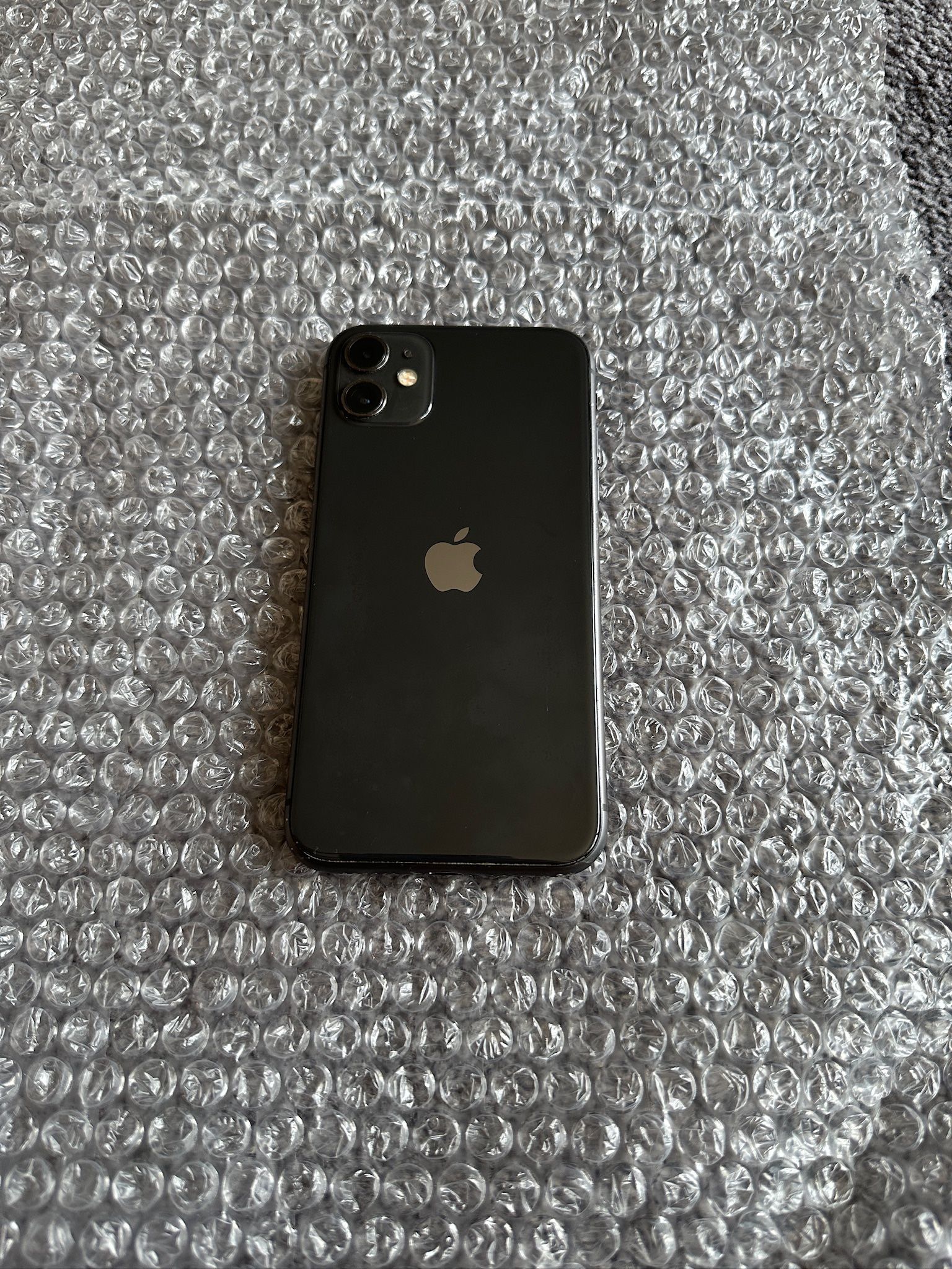 iPhone 11 64GB Unlocked 100% Battery Health