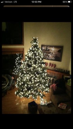 Brilliant Christmas tree prelit