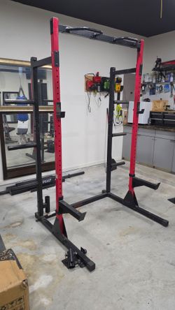 Cap barbell squat rack