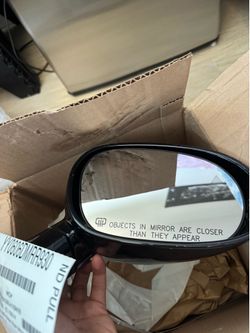 Dodge challenger Side mirror (passenger)