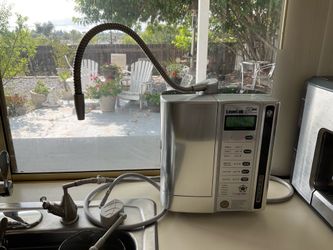 Enagic LeveLuk SD501 Platinum Kangen Water machine n