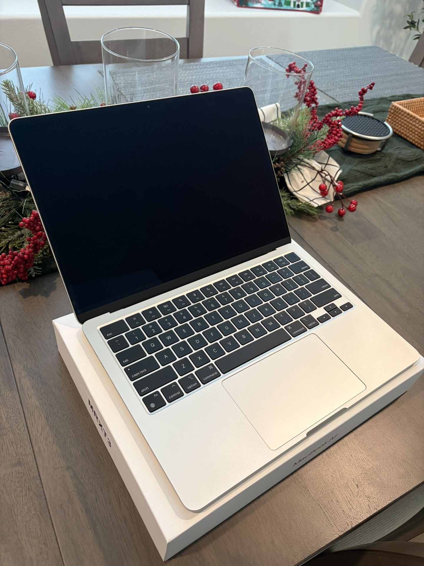 MacBook Air (13-inch, M3, 2024)