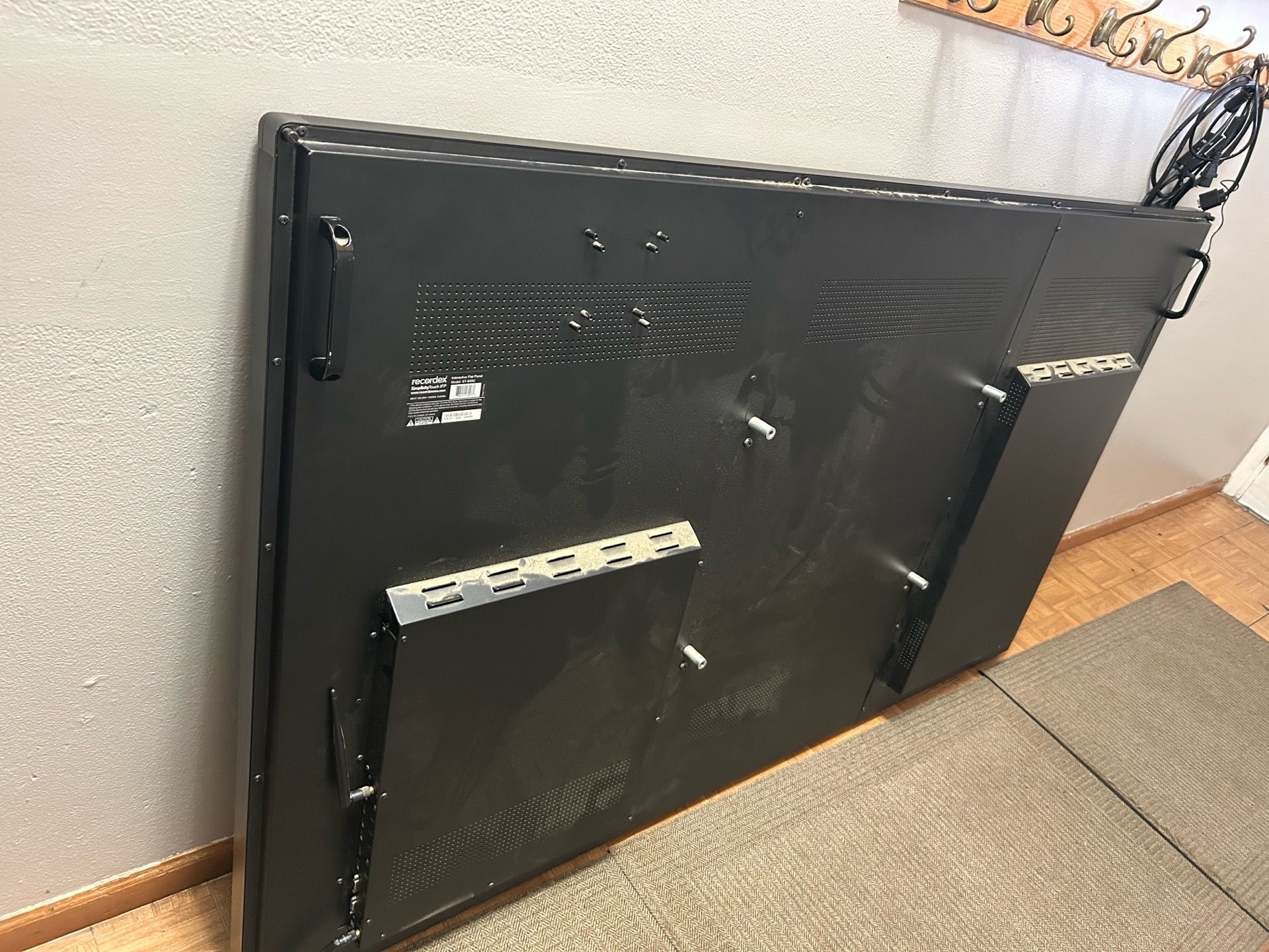 Tv and monitor