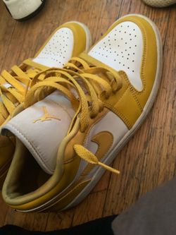 Yellow & white dunks