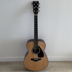Small Body Solid Top Acoustic Guitar, Natural, Concert